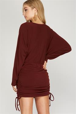 WINE DOLMAN SLEEVES W/DRAWSTRING RUCHED SIDES KNIT MINI DRESS S8SS8909