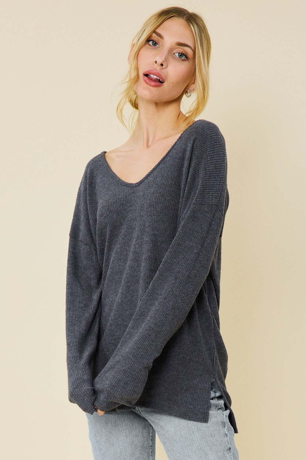 CHARCOAL V-NECK SOFT TOUCH RIB KNIT TOP FSLST3067