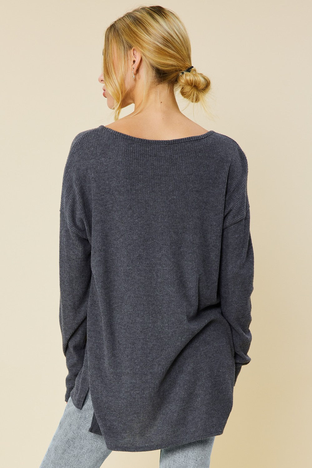 CHARCOAL V-NECK SOFT TOUCH RIB KNIT TOP FSLST3067