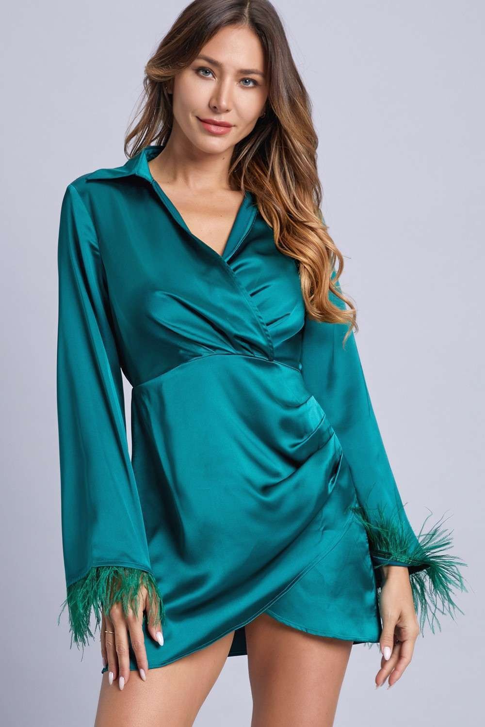 EMERALD GREEN FEATHER SLEEVES WRAP MINI DRESS ARD1518