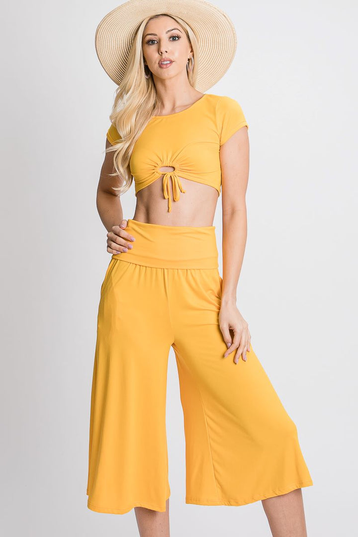 YELLOW O-RING CROP TOP AND GOUCHER KNIT PANTS SET SOIN2030