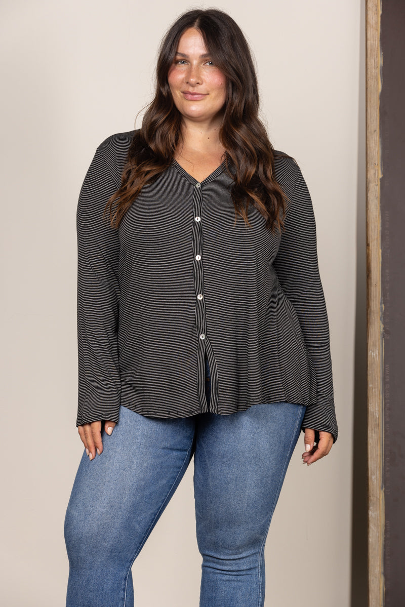 BLACK V-NECK BUTTON DOWN PLUS SIZE KNIT TOP T8820PL