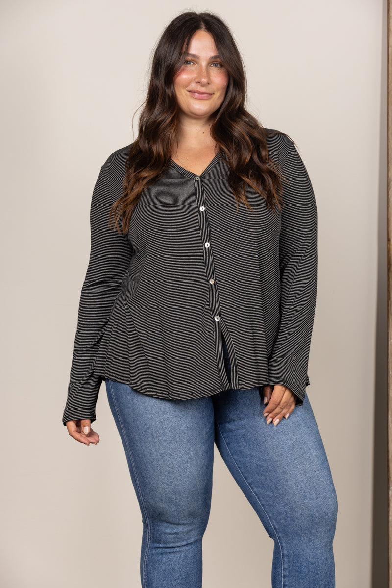 BLACK V-NECK BUTTON DOWN PLUS SIZE KNIT TOP T8820PL