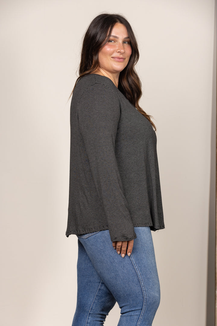 BLACK V-NECK BUTTON DOWN PLUS SIZE KNIT TOP T8820PL