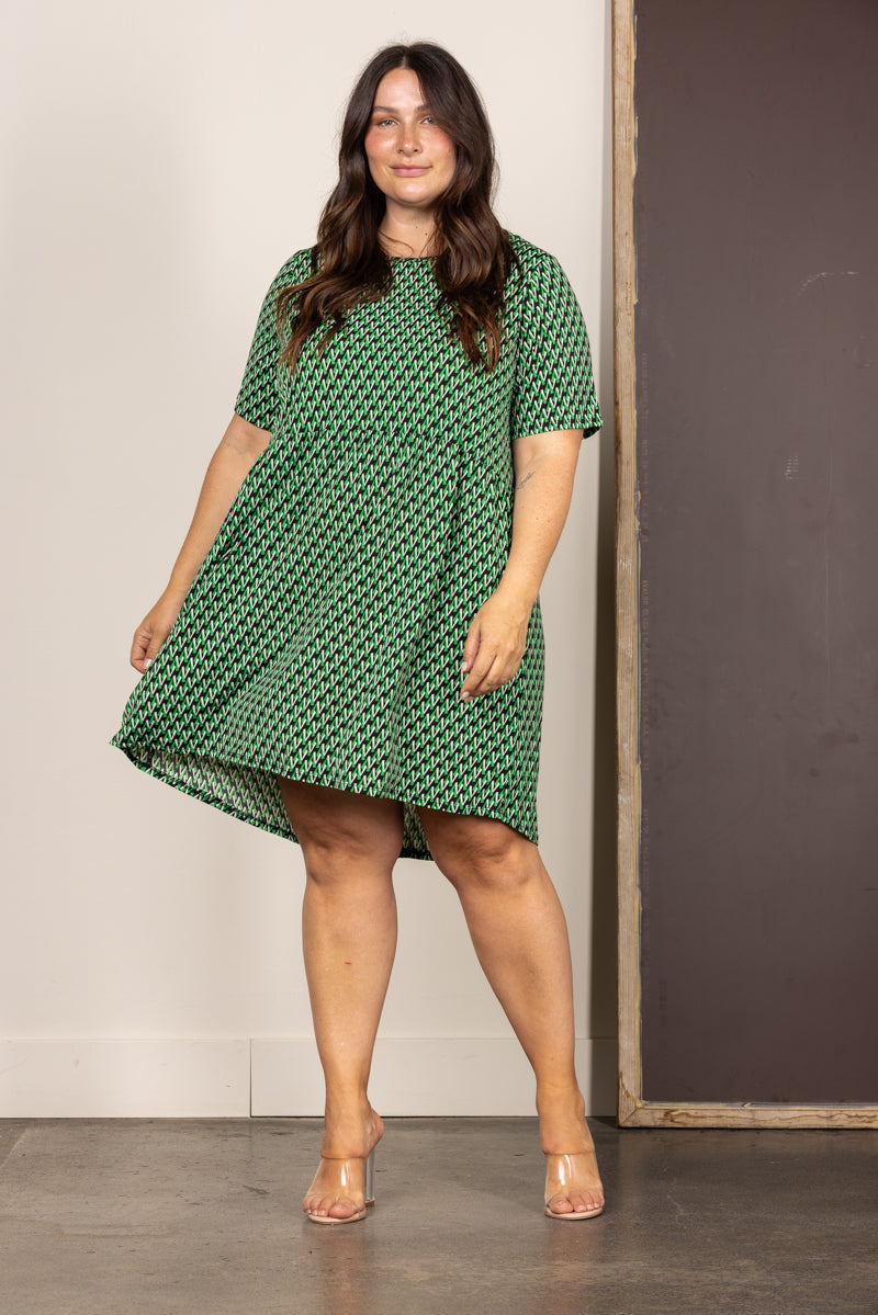 D5105X-Wholesale GREEN CHEVRON PRINT SHORT SLEEVES PLUS SIZE MINI DRESS