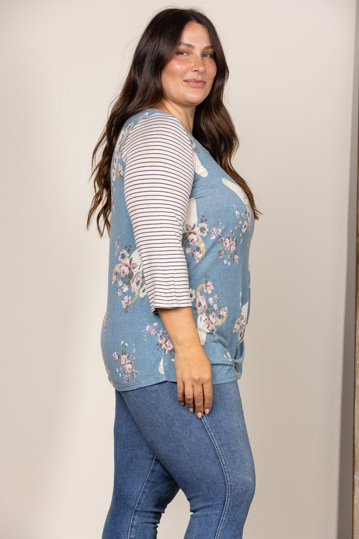 BLUE FLORAL STRIPE TWISTED HEM PLUS SIZE TOP T2324