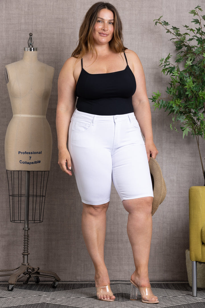 WHITE STRETCHY BUTTON CLOSURE PLUS SIZE JEANS SHORT S57538WT