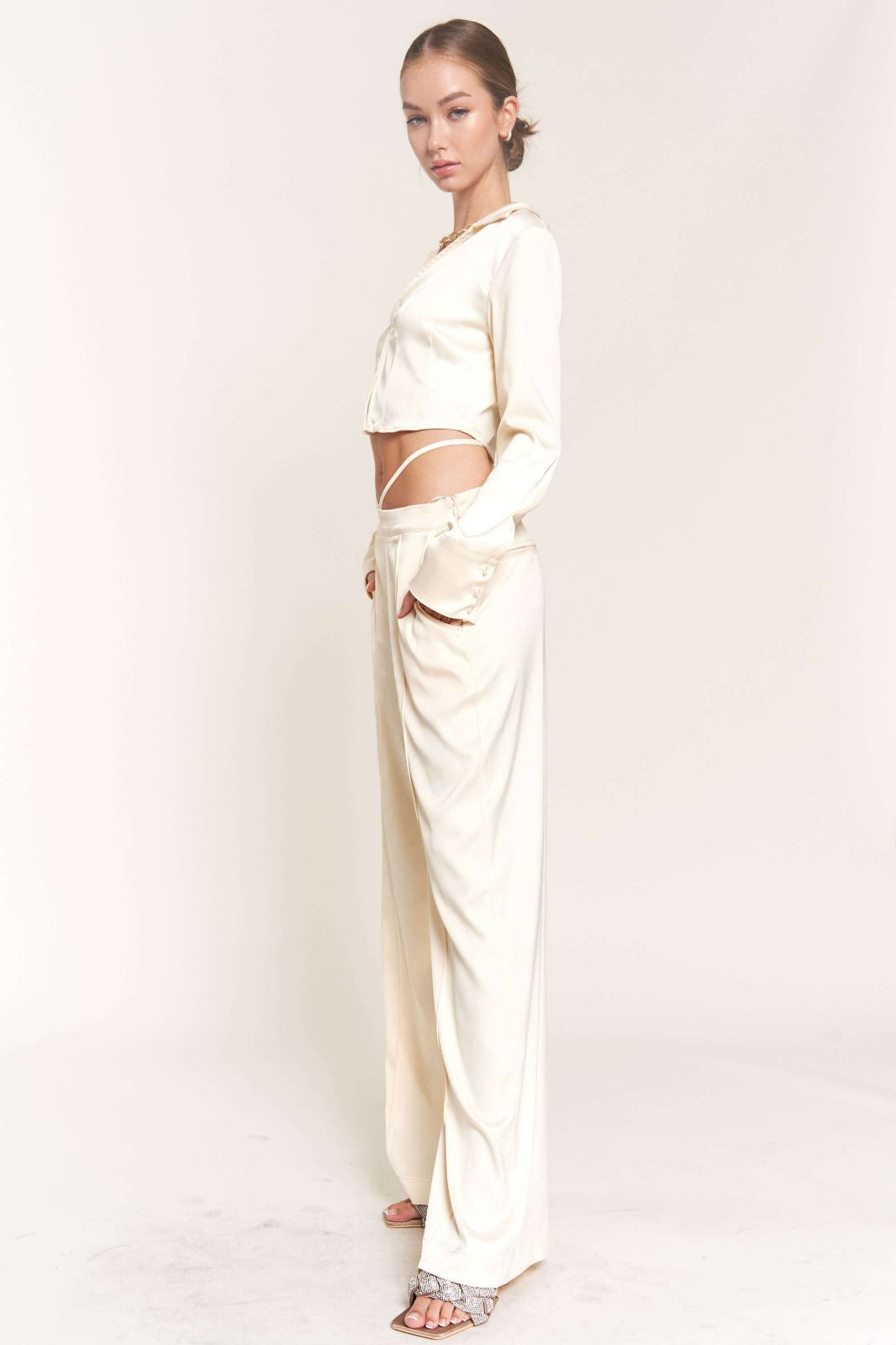 IVORY LONG SLEEVES CROP TOP AND PANTS SET T8723