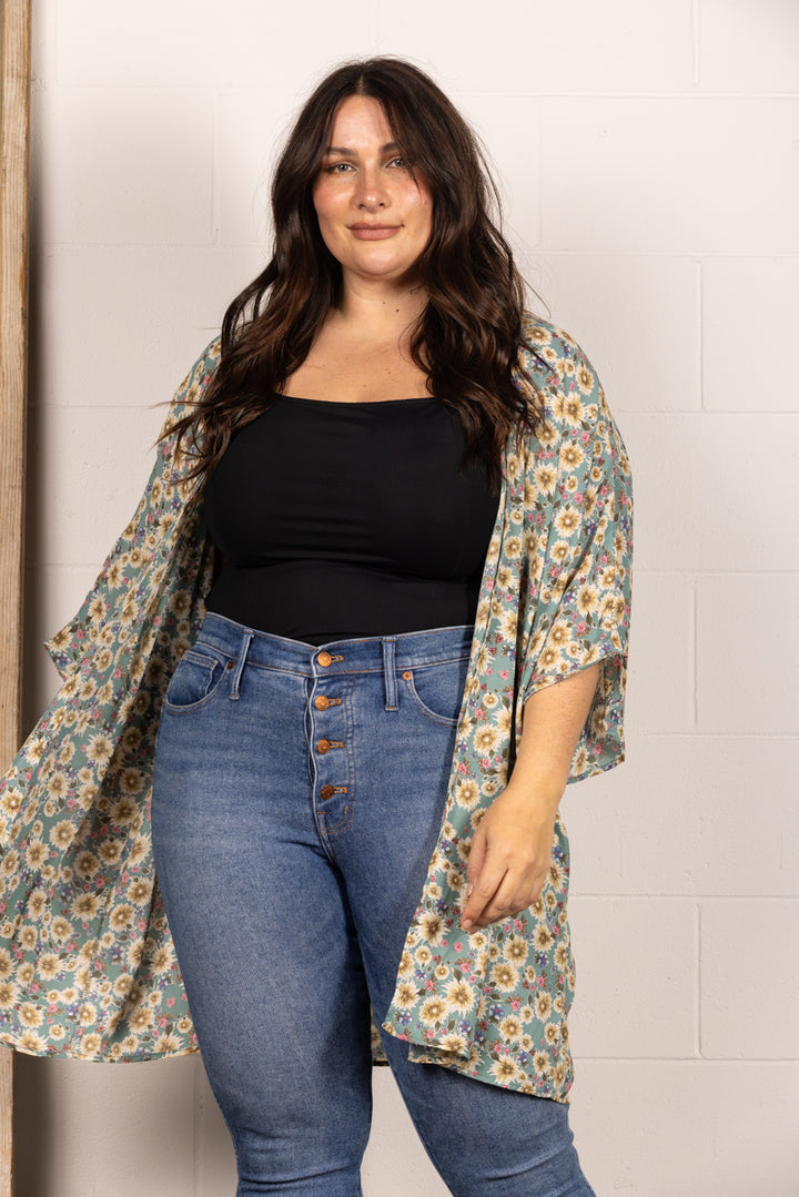 SAGE SPRING FLORAL OPEN FRONT PLUS SIZE CARDIGAN J7004