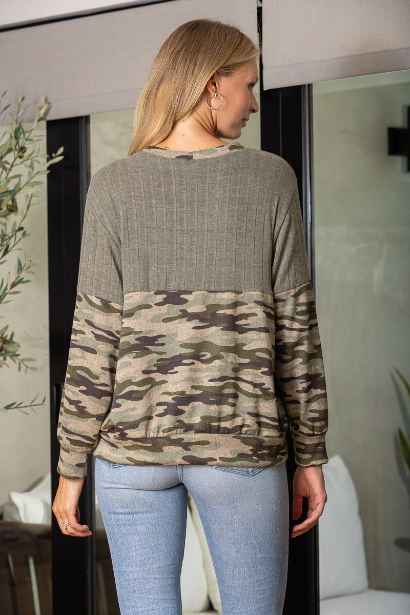 OLIVE CAMOUFLAGE CONTRAST LONG SLEEVES KNIT TOP T1943-9