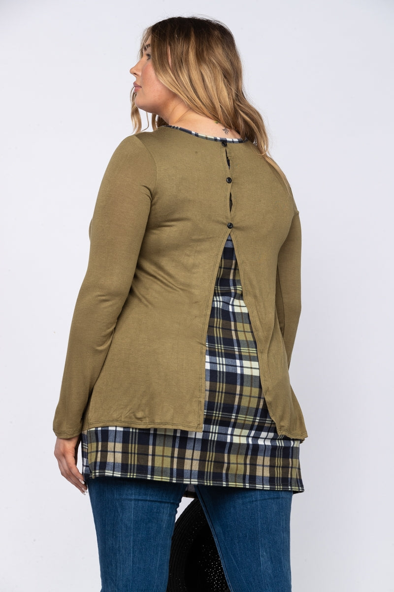 GREEN PLAID HEMLINE BACK BUTTON PLUS SIZE TOP-LT73249PL