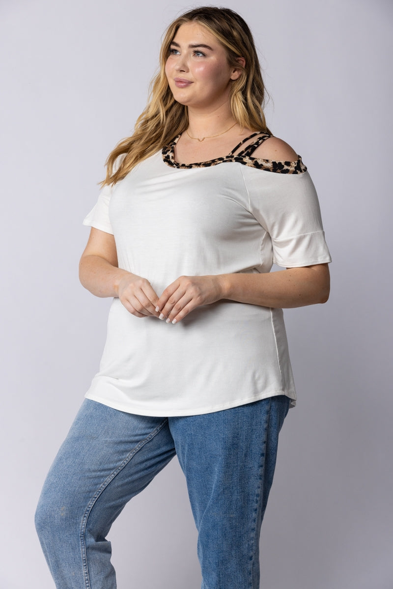 IVORY ANIMAL PRINT CONTRAST PLUS SIZE KNIT PLUS SIZE TOP-ET6285