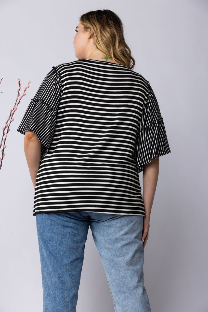 BLACK AND WHITE STRIPES PLUS SIZE TOP ET6228-10X (3/1X-2/2X-1/3X)