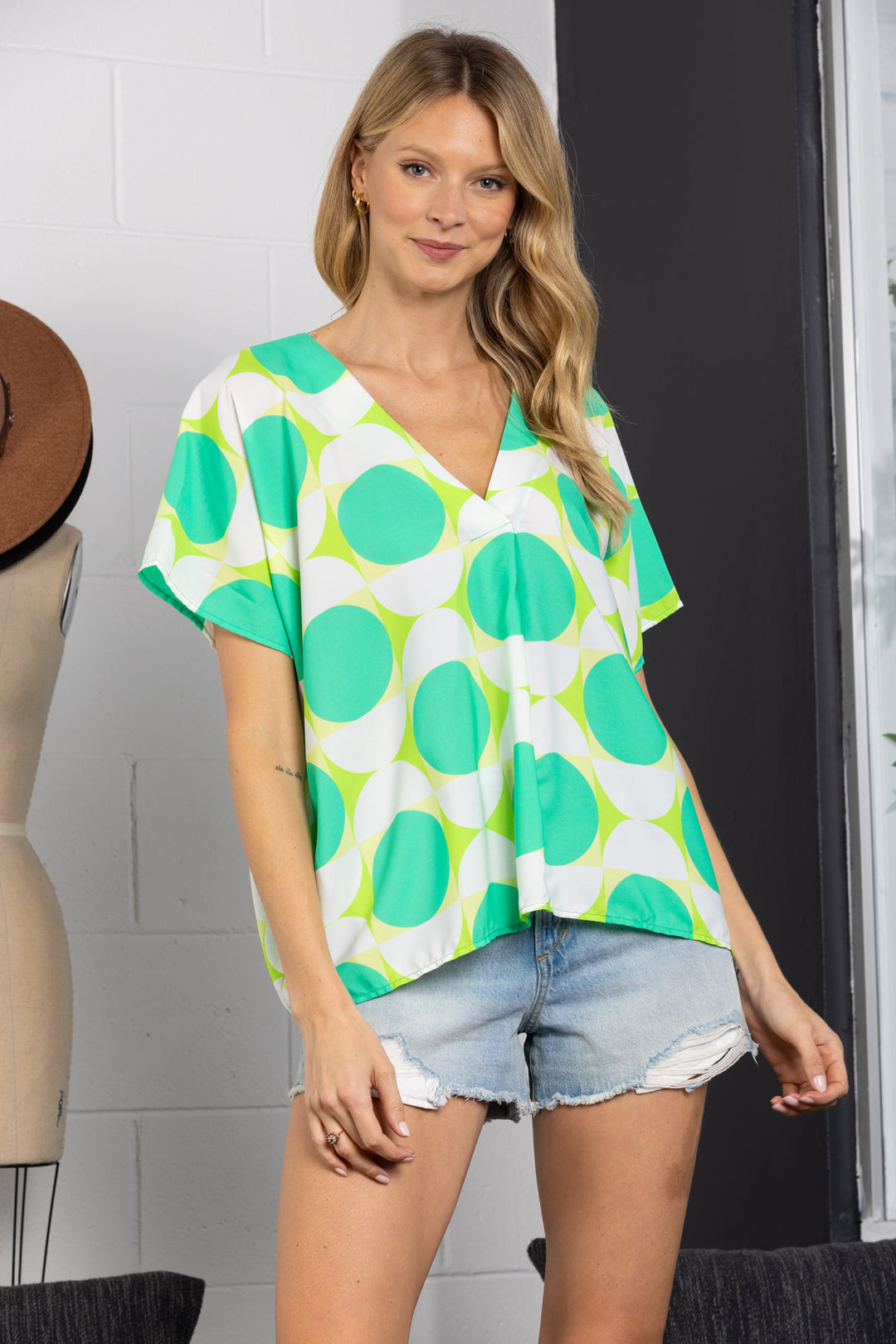 GREEN V-NECK DOLMAN SHORT SLEEVES TOP-TC12598NPA