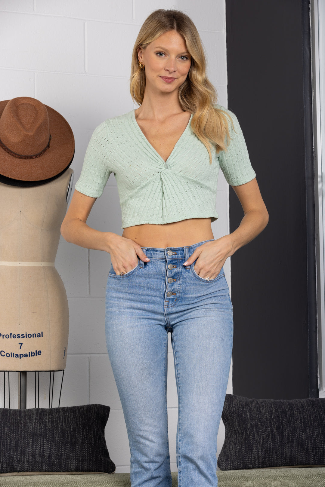 HONEYDEW SURPLICE KNIT CROP TOP-L4305