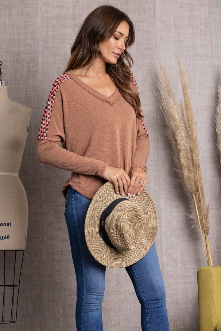 CINNAMON CHEVRON MESH KNIT LONG SLEEVE TOP-TJ10169SB