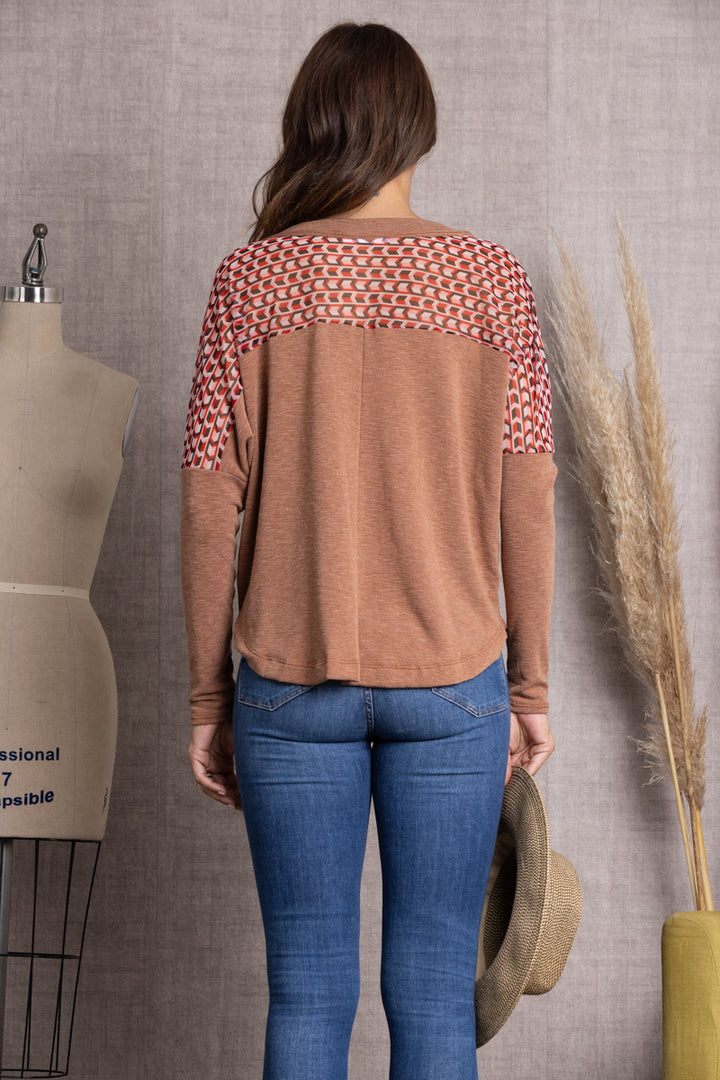 CINNAMON CHEVRON MESH KNIT LONG SLEEVE TOP-TJ10169SB