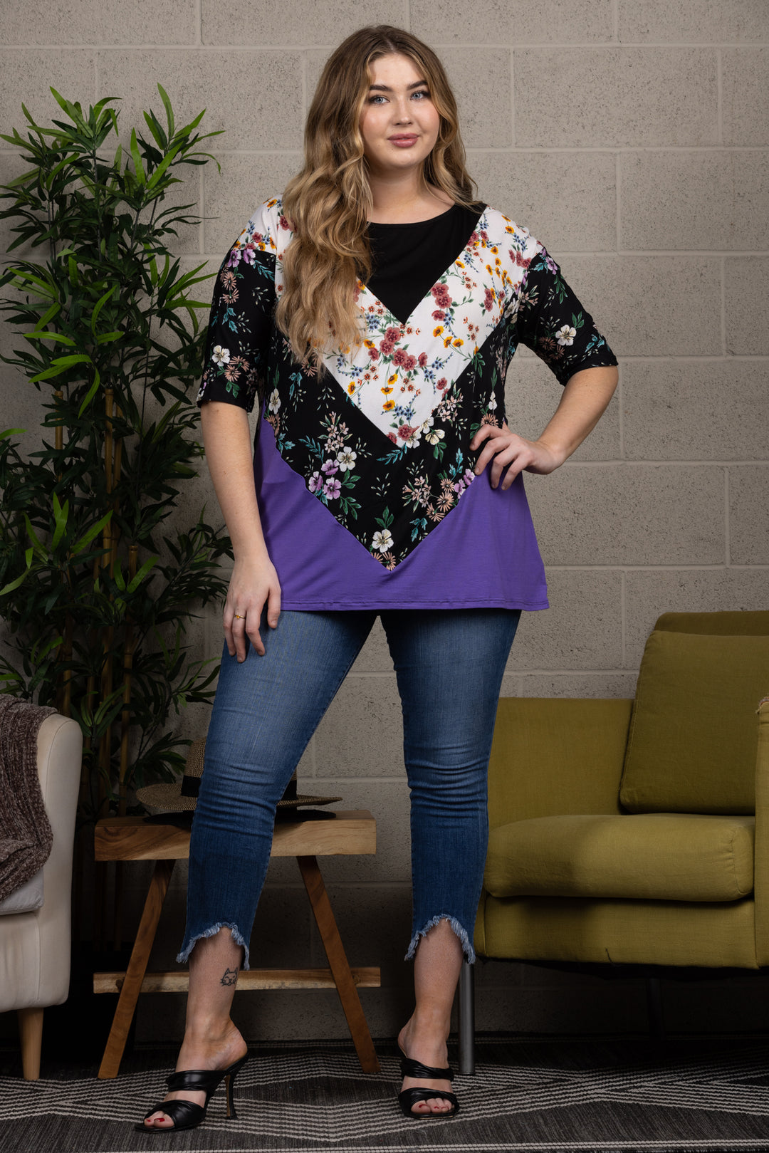 FLORAL PRINT CONTRAST PLUS SIZE KNIT TOP-CT43609C