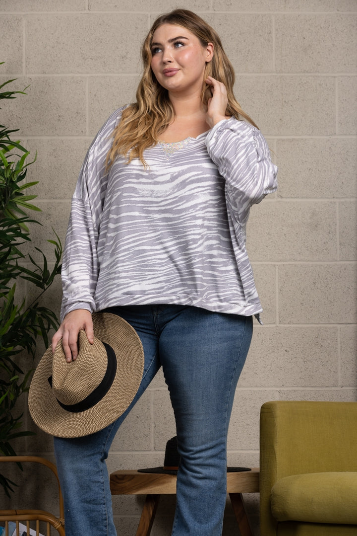 GREY ANIMAL RINT SWEATER WITH SILVER SEQUENCE PLUS SIZE TOP-T7028